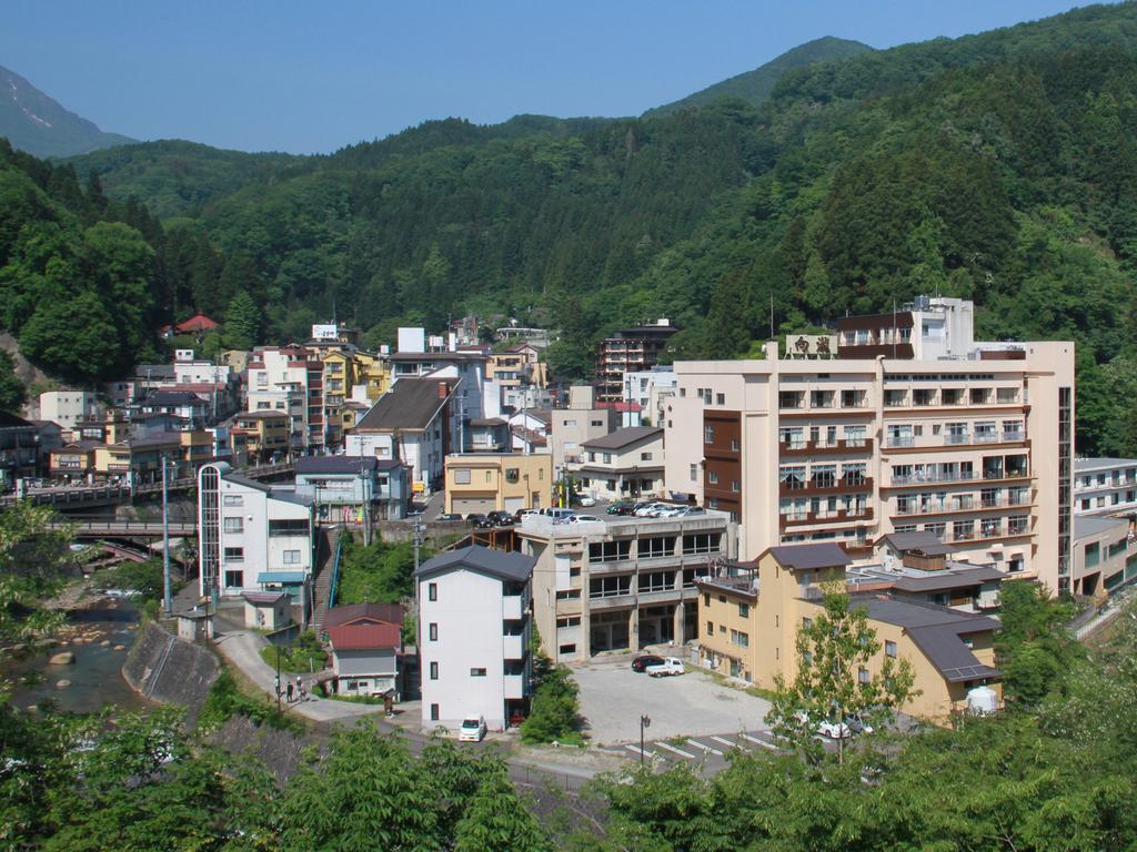 土湯温泉 やすらぎの宿 向瀧旅館 Hotel Fukushima  Exterior photo