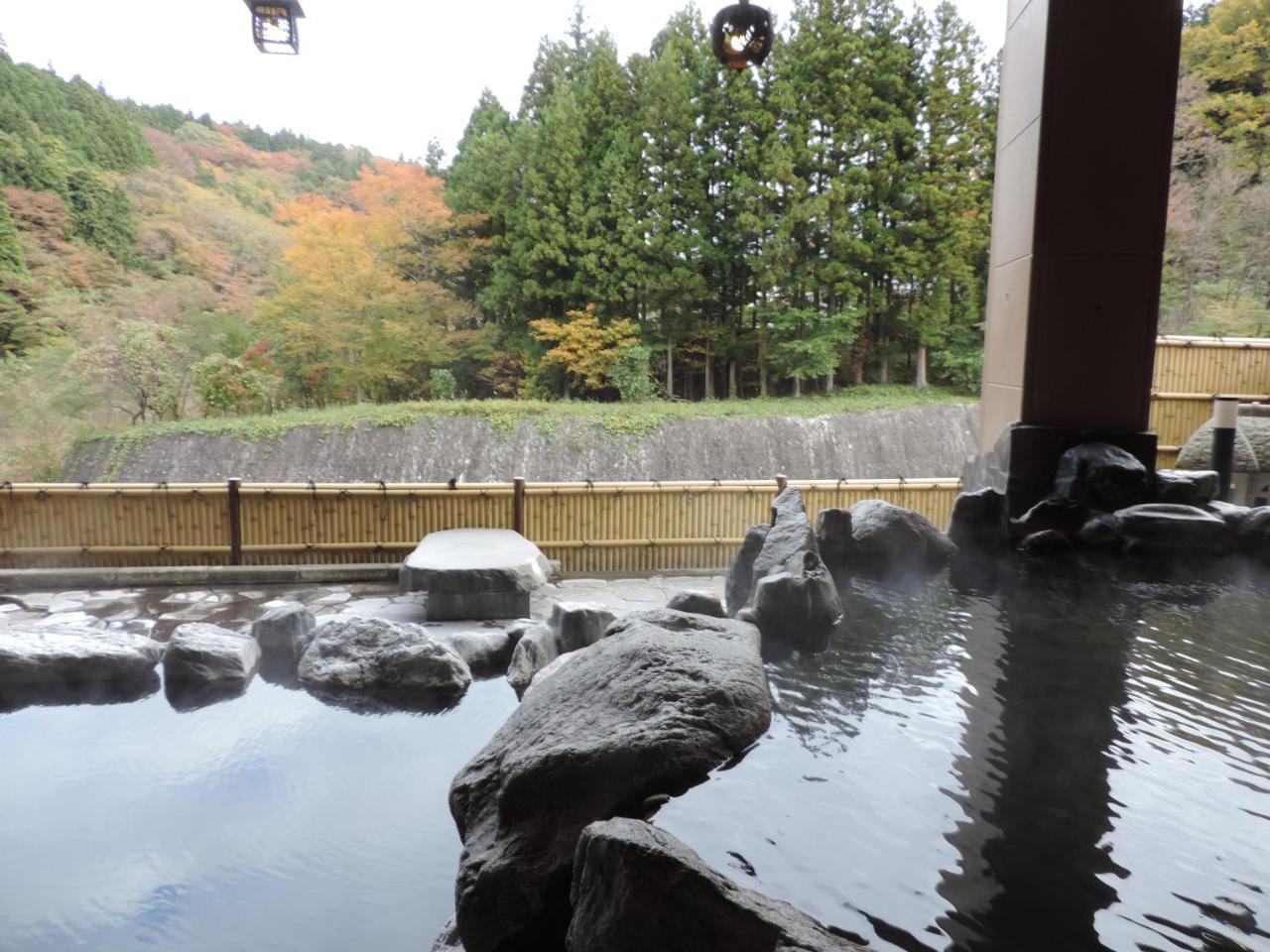 土湯温泉 やすらぎの宿 向瀧旅館 Hotel Fukushima  Exterior photo